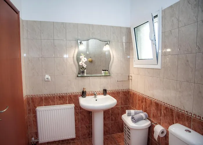 Nikos Spacious And Panoramic