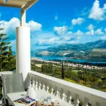 Nikos Spacious And Panoramic Apartman *